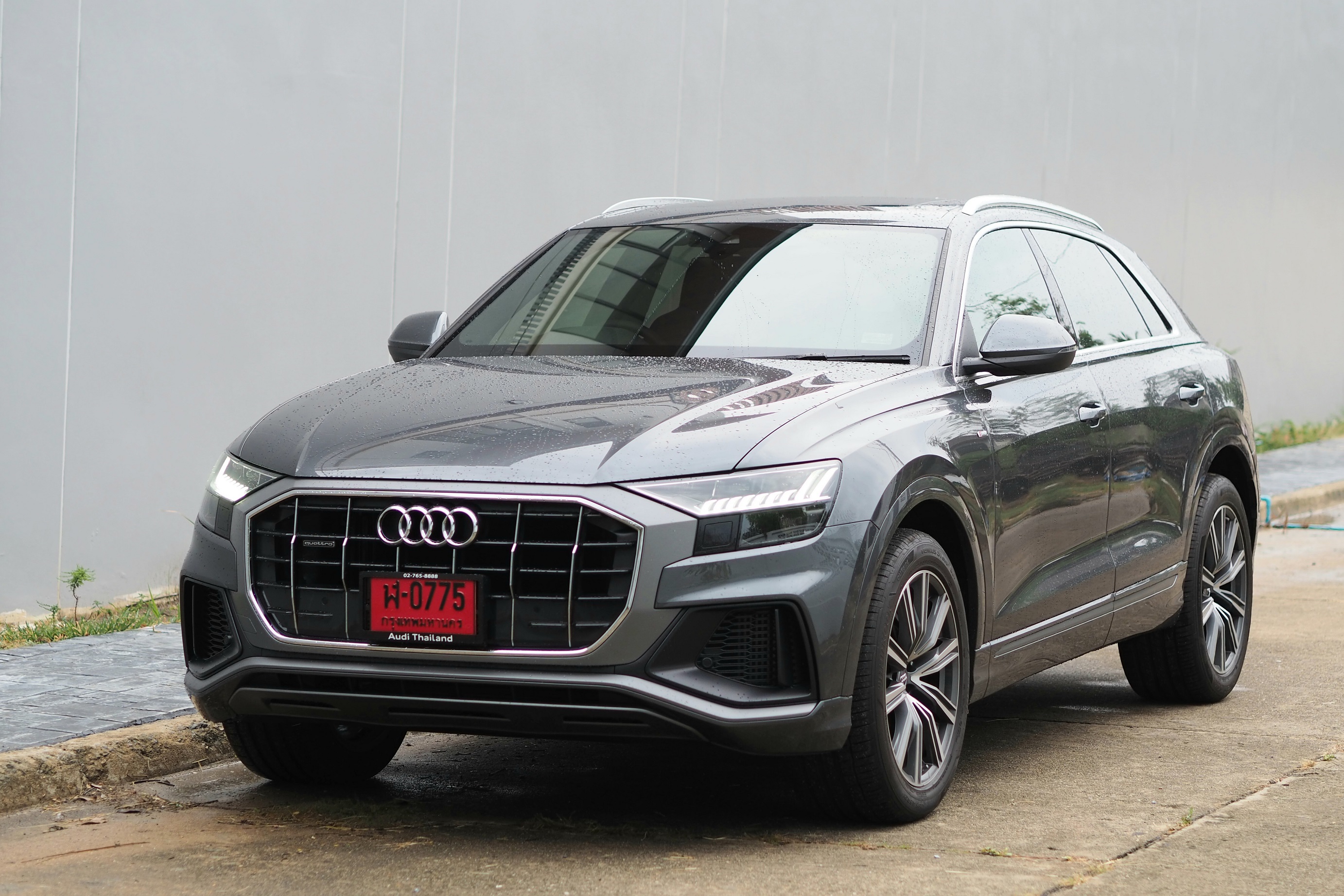 Audi q8 55 tfsi quattro