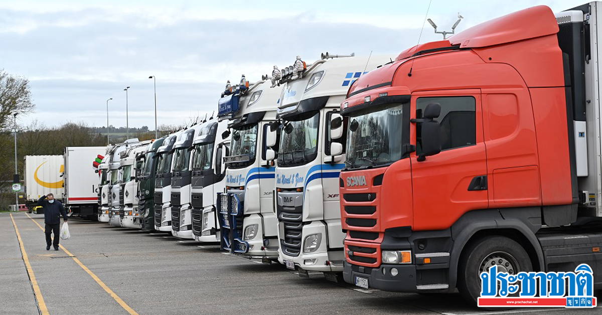 England stranded 1,500 trucks after France closed the country  Fear of new coronavirus