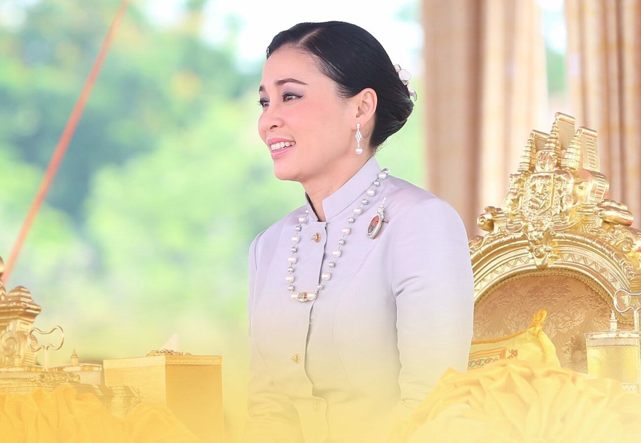 สมเด็จพระสังฆราช ถวายพระพร สมเด็จพระนางเจ้าฯ พระบรมราชินี 